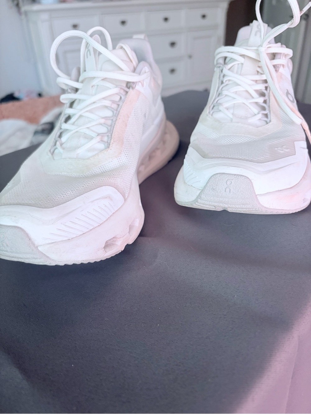 Women’s White Lace-Up Athletic Sneakers by On - Cloud-Inspired Comfort